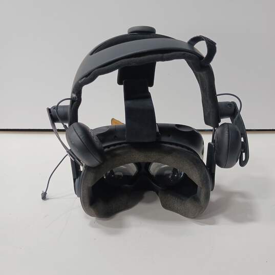 HTC Vive VR System Bundle UNTESTED image number 3
