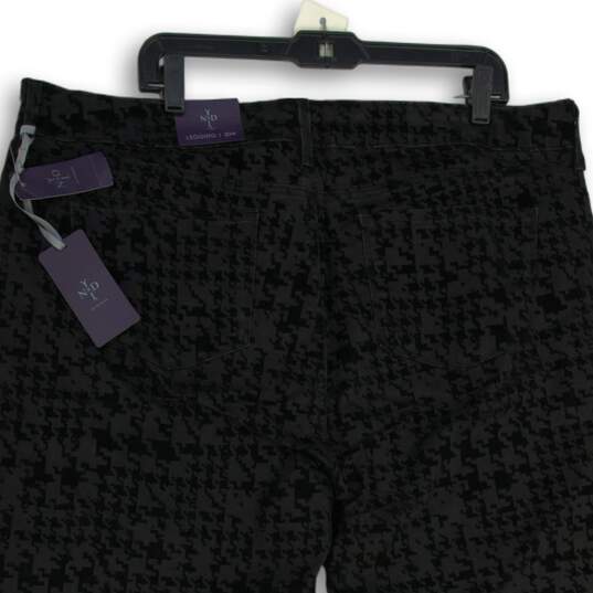 NWT NYDJ Womens Black Houndstooth Flocked Legging Cropped Jeans Size 20 image number 4