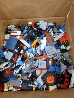 8.5lbs Lot of Assorted LEGO Building Blocks