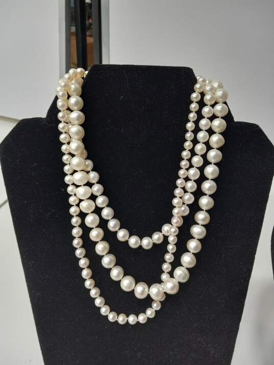 5pc Assorted Faux Pearl Costume Jewelry Bundle image number 2