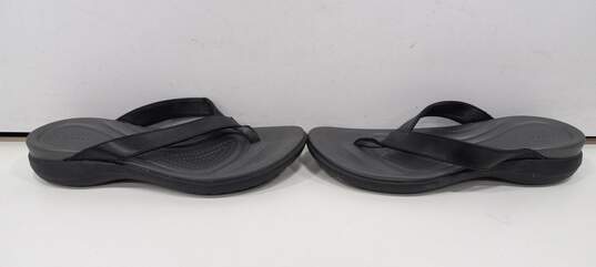 Crocs Dual Comfort Women's Black Rubber Sandals Size 8 image number 3
