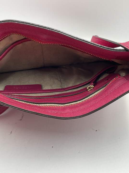Womens Magenta Leather Inner Pockets Logo Adjustable Strap Crossbody Bag image number 4