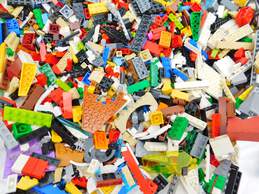 5.6 LBS Mixed LEGO Bulk Box