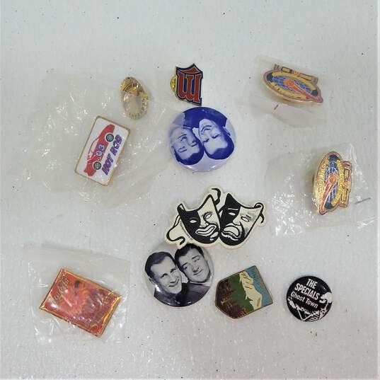 Vintage Lot Assorted Buttons Pins Pinbacks Novelty Funny Travel Advertising image number 4