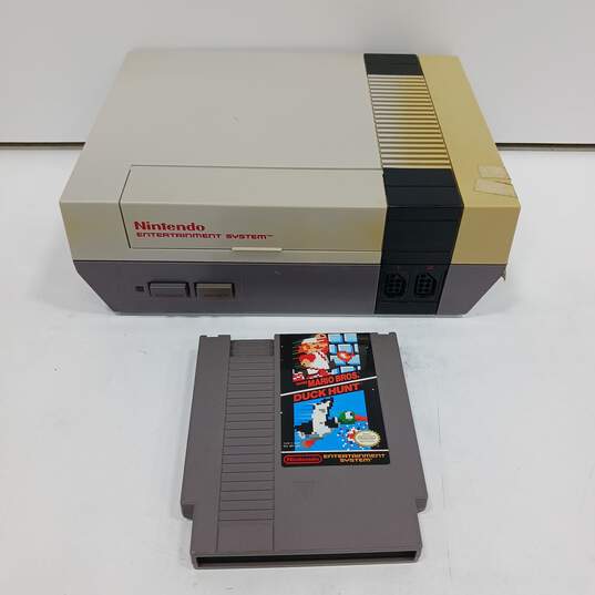 Nintendo Entertainment System Video Game System image number 1