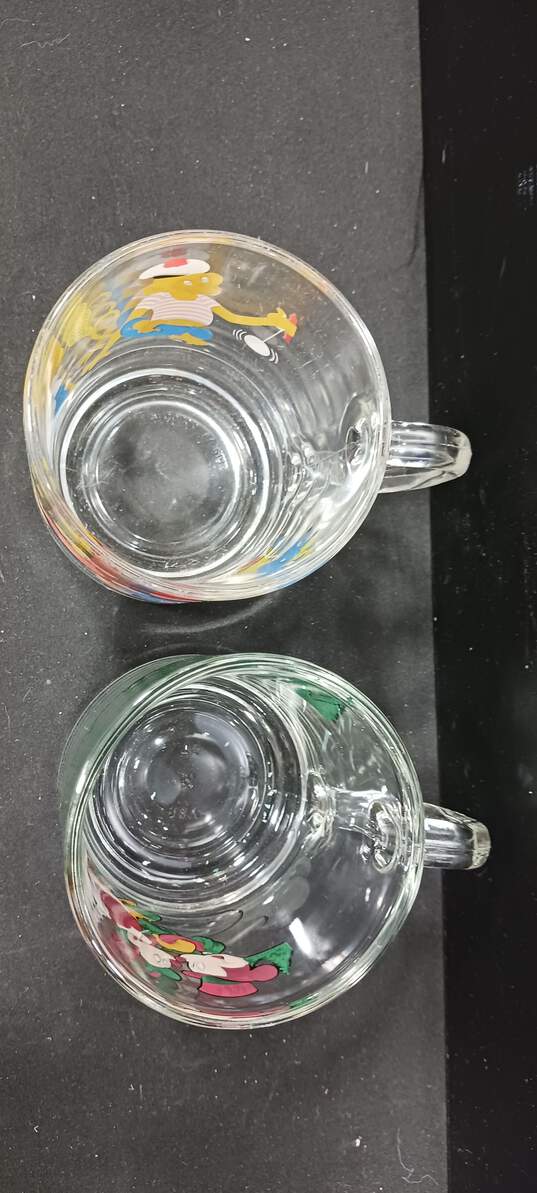 Vintage Pair of Disney Glass Cups image number 4