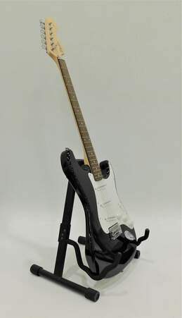 Squier by Fender Affinity Series Strat Model Black Electric Guitar w/ Case alternative image