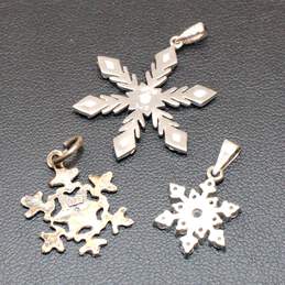 Bundle of 3 Sterling Silver Snowflake Pendants - 4.2g alternative image