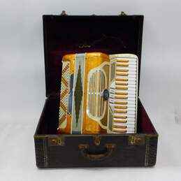 VNTG Cavalier Brand 41 Key/120 Button Gold Piano Accordion w/ Case (Parts and Repair)