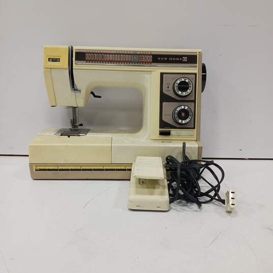 Vintage New Home Sewing Machine Model SL-2022 image number 1