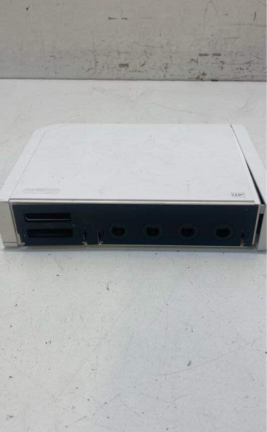 Nintendo Wii Console For Parts or Repair image number 3