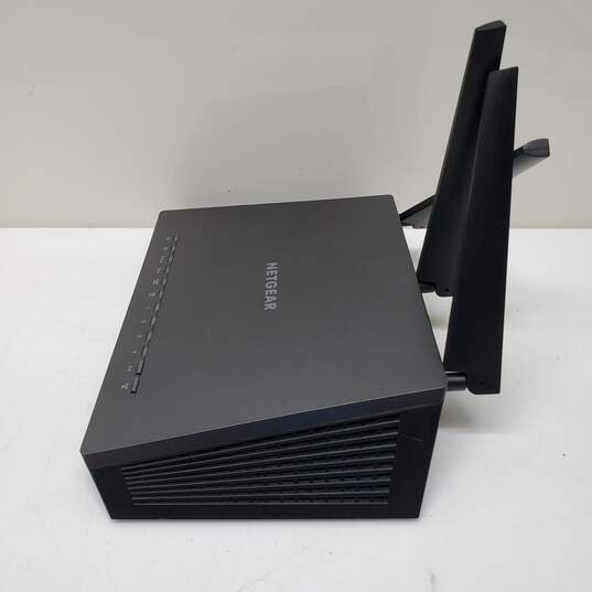 Netgear Nighthawk AC1750 Smart WiFi Router Model R6700 image number 3