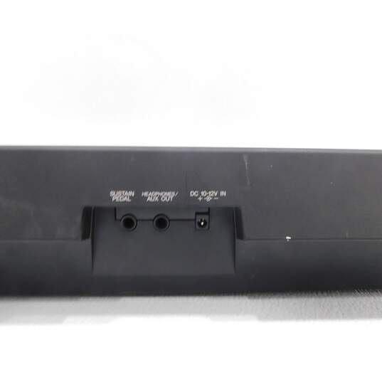 VNTG Yamaha Brand PSR-210 Model Electronic Keyboard/Piano w/ Power Adapter image number 4