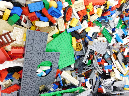 12.2 LBS Mixed LEGO Bulk Box image number 1