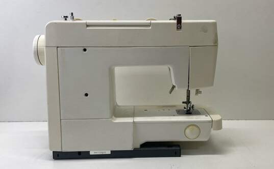 Baby Lock Companion 1550 Sewing Machine image number 6