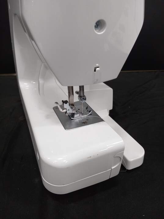 Singer Portable Sewing Machine image number 6