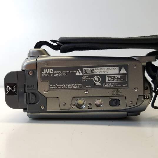 JVC GR-D770U MiniDV Camcorder For Parts or Repair image number 7