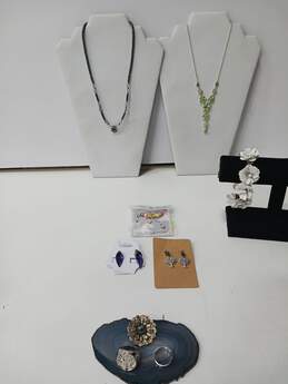 Set of Assorted Tone Costume Fashion Jewelry