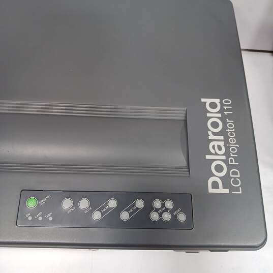Polaroid LCD Projector 110 w/ Accessories image number 4