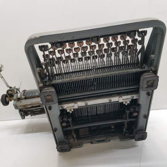 Vintage Royal Typewriter-SOLD AS IS, FOR PARTS OR REPAIR image number 7