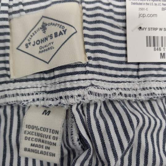St. John's Bay Quality Apparel Mid Rise Black And White Stripped Scalloped Capri Pants Size M NWT image number 4