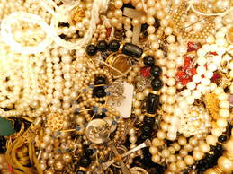 13.6 LBS VNTG Costume Jewelry Variety & Brooches