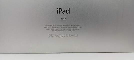 Apple iPad 2 16 GB Model: A1337 image number 3
