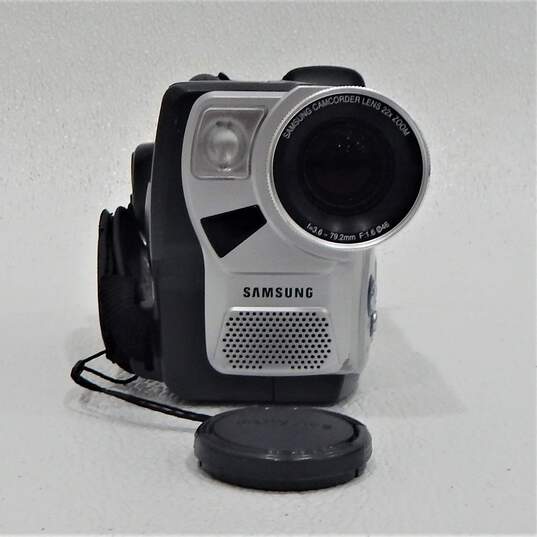 Samsung SCL860 NTSC 8mm Hi-8 Camcorder W/ Case image number 4