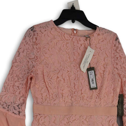NWT Womens Pink Floral Lace Crew Neck Bell Sleeve Back Zip Sheath Dress 8 image number 3