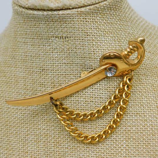 Vintage Coro Gold Tone & Rhinestone Sword Dagger Chain Accent Brooch 11.3g image number 5