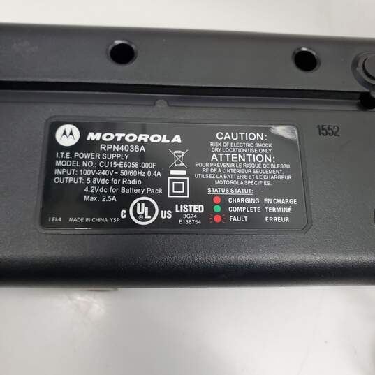 Motorola RPN4036A Multi-Unit Charger image number 3