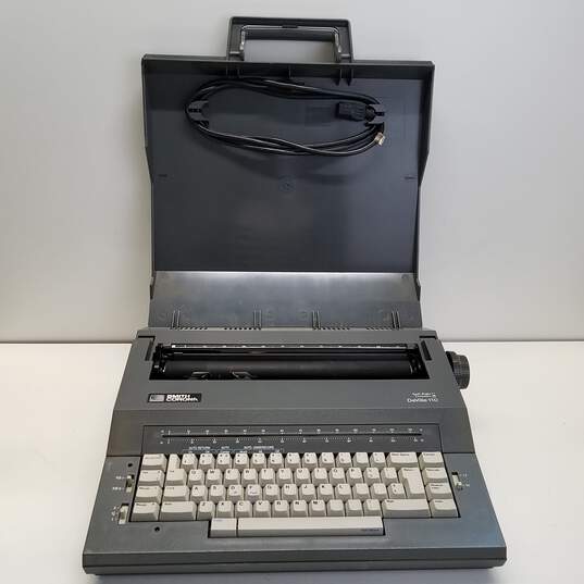 Smith-Corona Electronic Typewriter Deville 110 image number 2