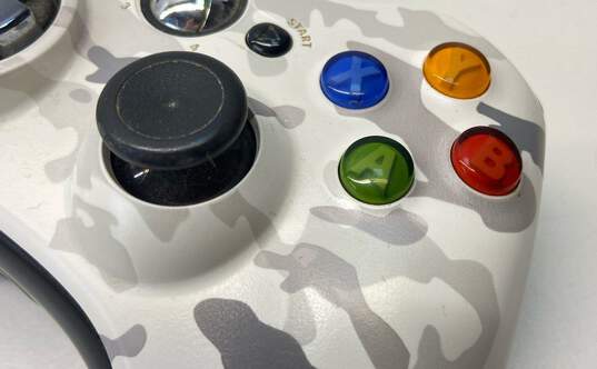 Microsoft Xbox 360 controller - Halo 4 Artic Camouflage Limited Edition image number 2