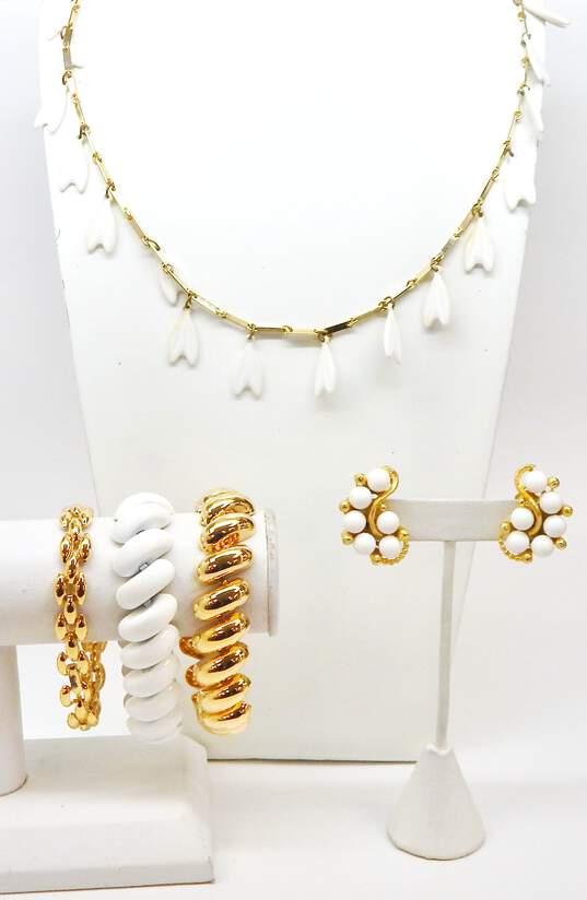 Vintage Napier & Fashion White & Gold Tone Clip-On Earrings Statement Necklace & Chain Bracelets 113.6g image number 1