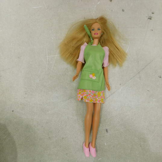Mattel Barbie Lot W/ Accessories & Light Up Case image number 8