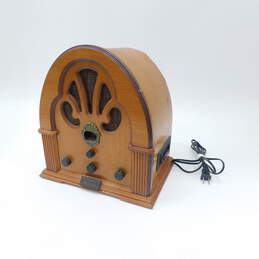 Vintage Thomas Collector's Edition AM/FM Steepletone Model Radio