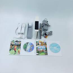 Nintendo Wii Gaming System W/ 2 Games