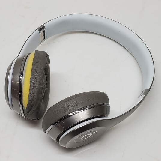 Silver Beats Solo Headphones Ciroc for Parts and Repair image number 2