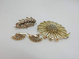 Vintage Sarah Coventry Coro & Lisner Goldtone Abstract Swirl Clip On Earrings & Flower & Feather Brooches 67g