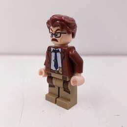 Lego Minifigures Batman II sh591 Commissioner Gordon Reddish Brown Hair and Coat alternative image