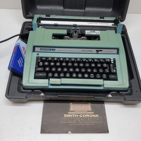 Vintage Smith Corona Electra C/T Correction/Typewriter in Hard Case(Handle Broke image number 2