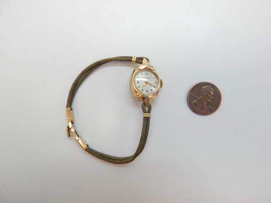 Ladies Vintage Waltham 14K Yellow Gold Case Gold Filled Band 17 Jewels Wrist Watch 10.9g image number 3