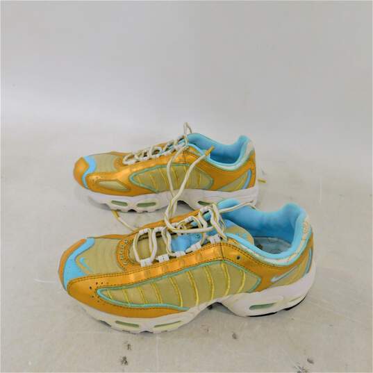Nike MX Metallic Gold Women's Shoes Size 10 image number 2