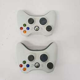Pair of Official Microsoft Xbox 360 White Wireless Game Controllers / Untested