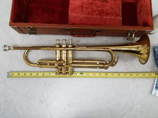 Vintage Elkhart By Getzen Trumpet With Case image number 2