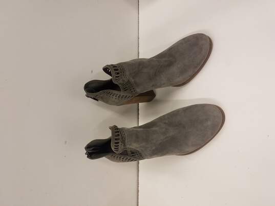 Vince Camuto Philena Gray Suede Ankle Boots Shoes Women's Size 5.5 M image number 3