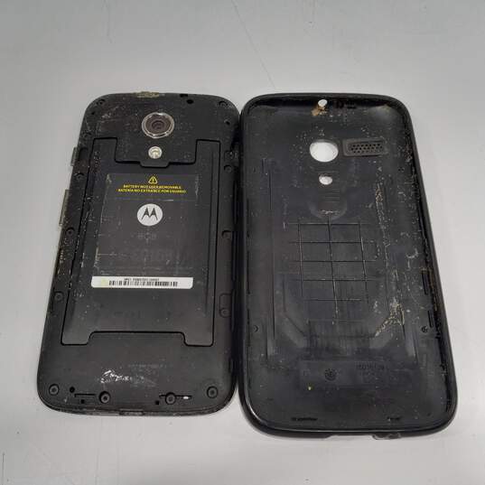 Black Motorola Smartphone image number 3