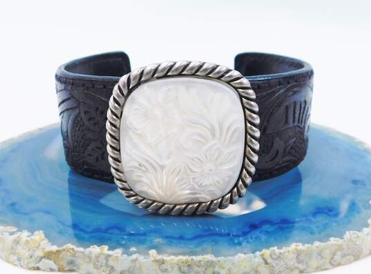 Carolyn Pollack 925 Floral Carved Mother Of Pearl Stamped Leather Cuff Bracelet 40.2g image number 2