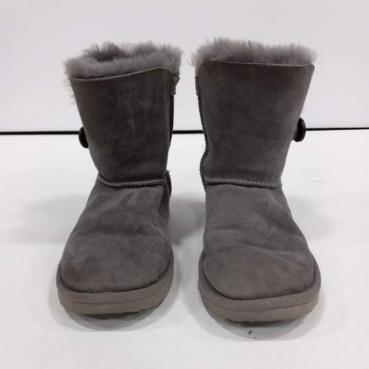Uggs Boots Gray Size 2 image number 4