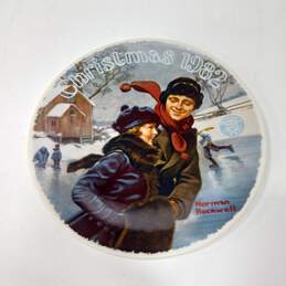 Norman Rockwell Christmas Collector Plate alternative image